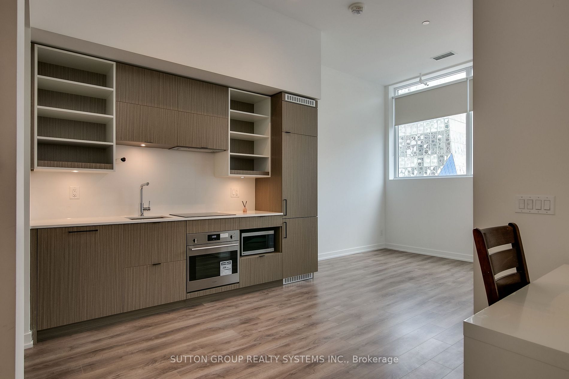 20 Edward St, #404