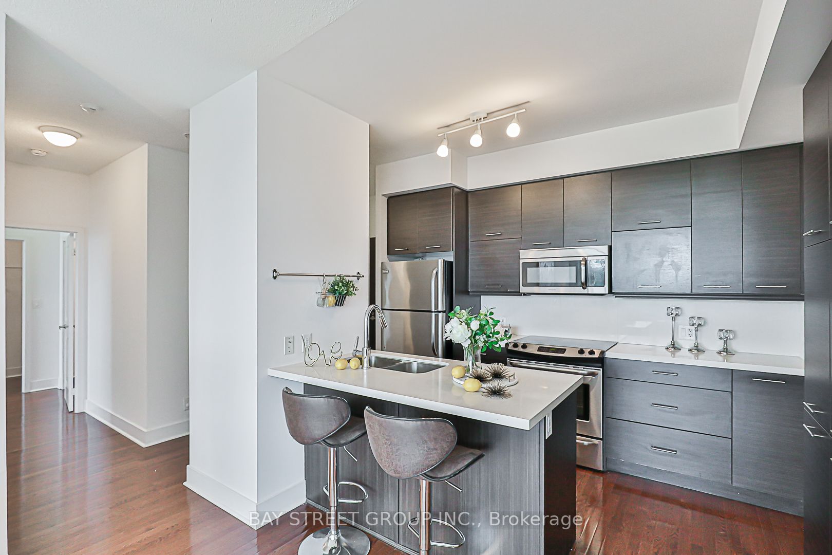 26 Norton Avenue, #803
