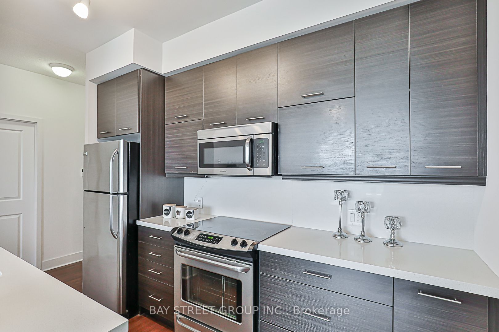 26 Norton Avenue, #803