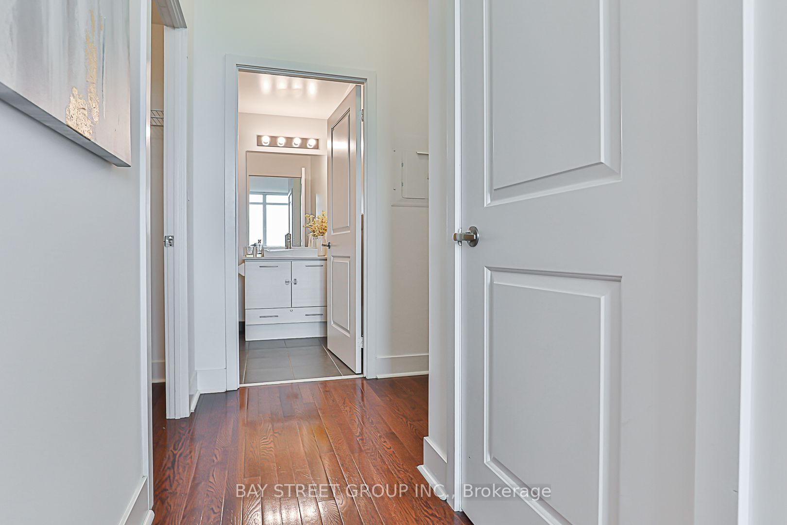 26 Norton Avenue, #803