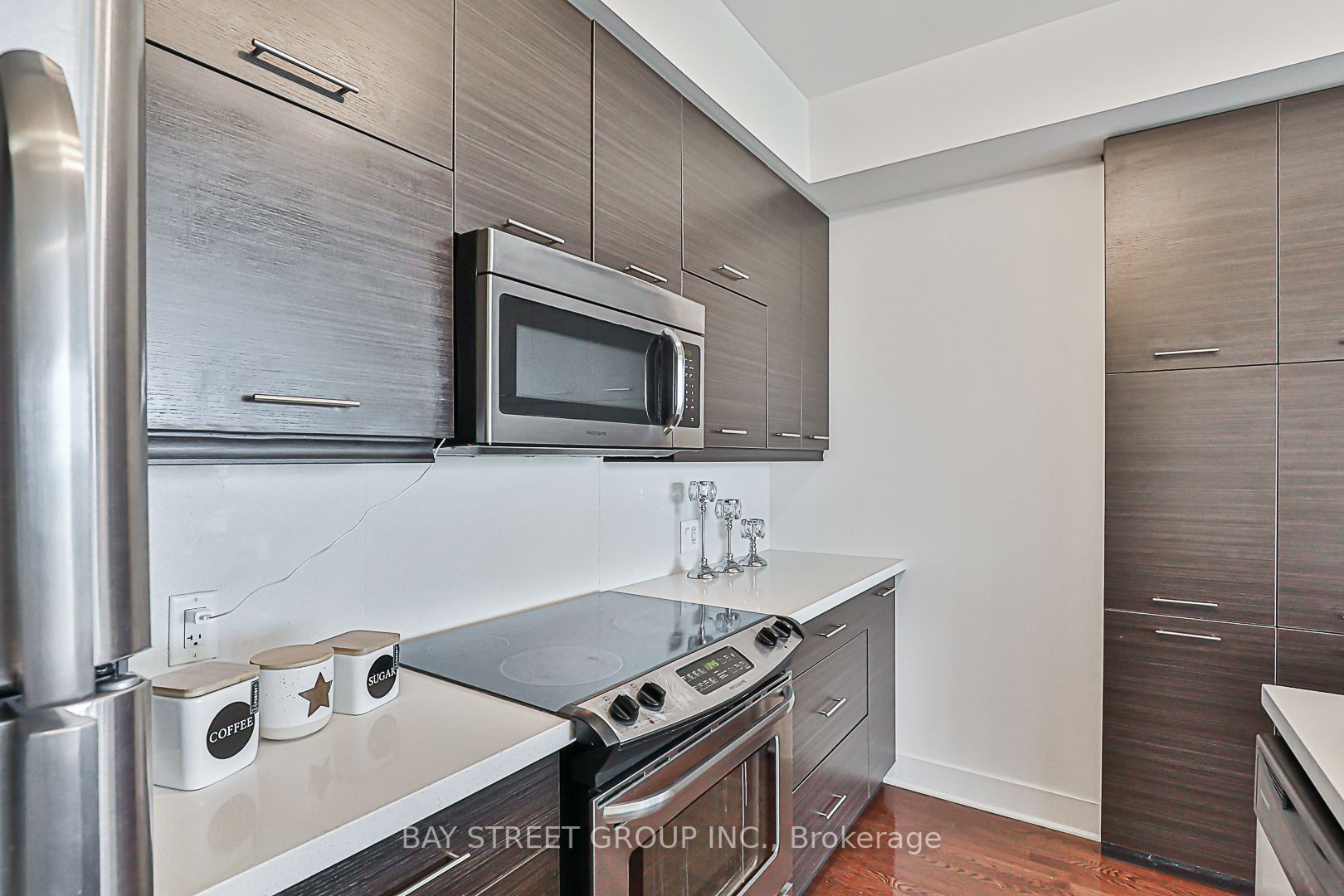 26 Norton Avenue, #803