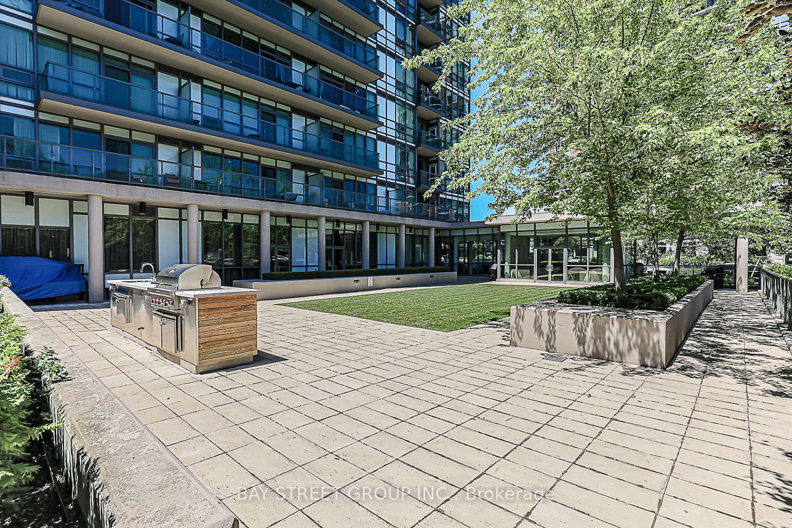 26 Norton Avenue, #803