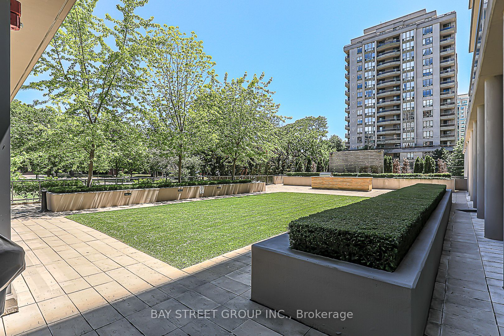 26 Norton Avenue, #803