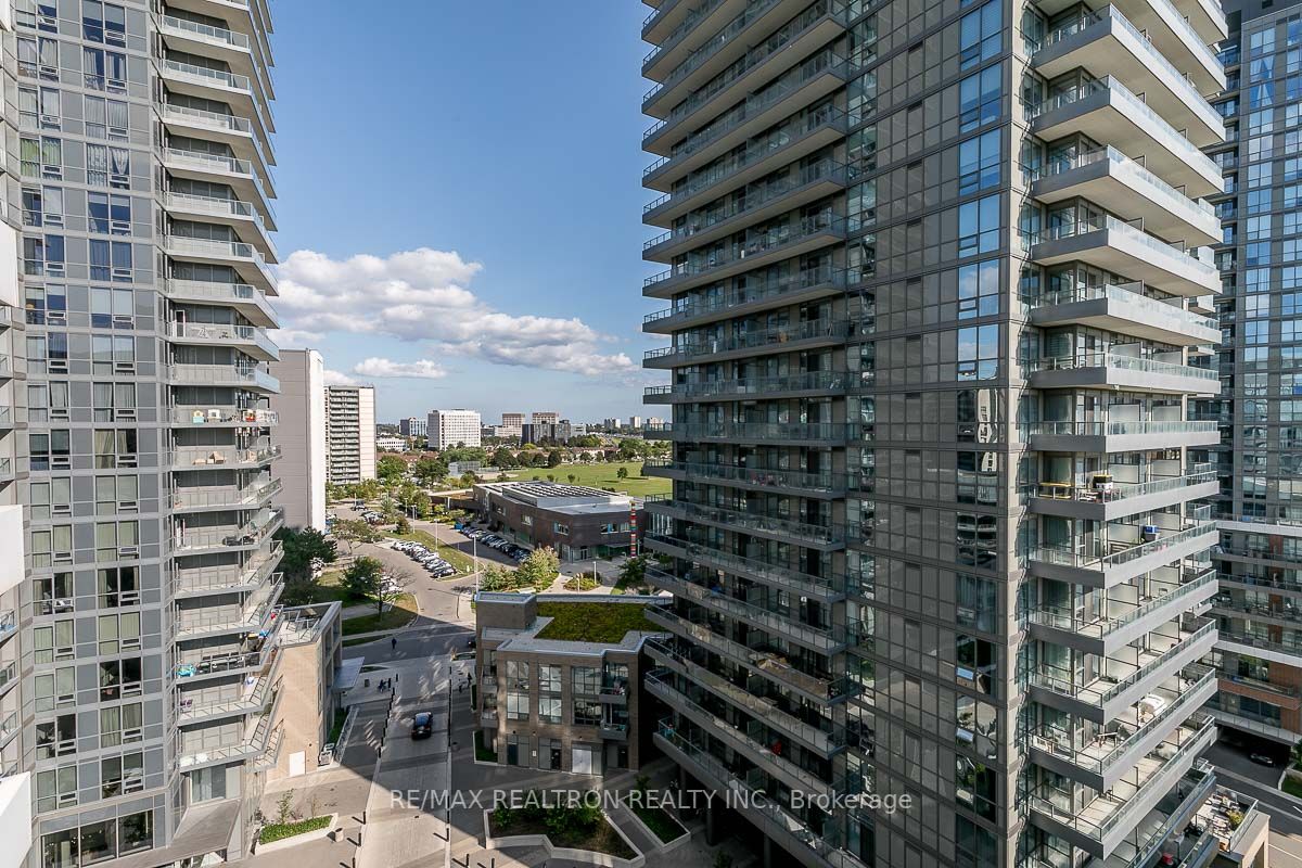 52 Forest Manor Rd, #1109