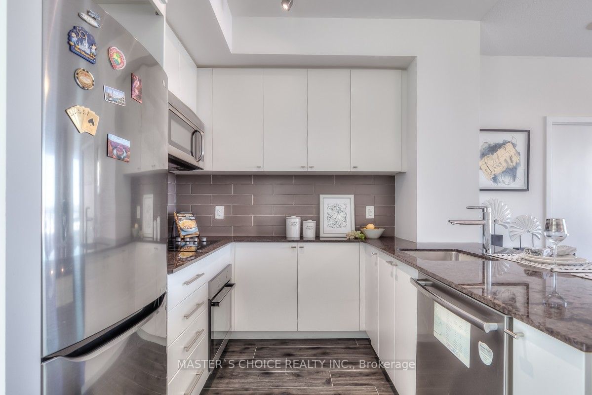 18 Rean Dr, #606