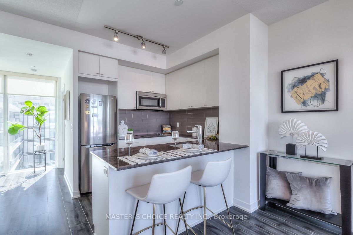 18 Rean Dr, #606