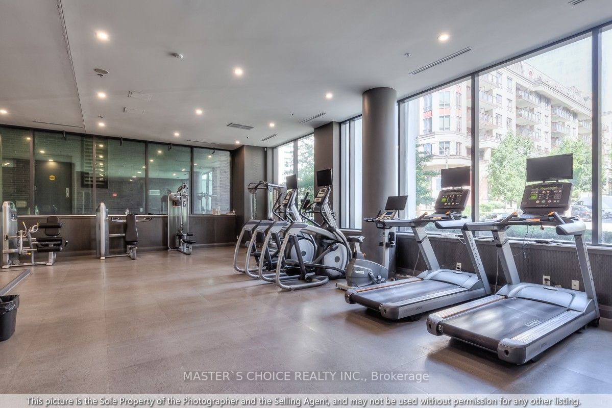 18 Rean Dr, #606