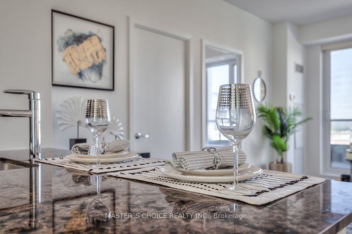 18 Rean Dr, #606