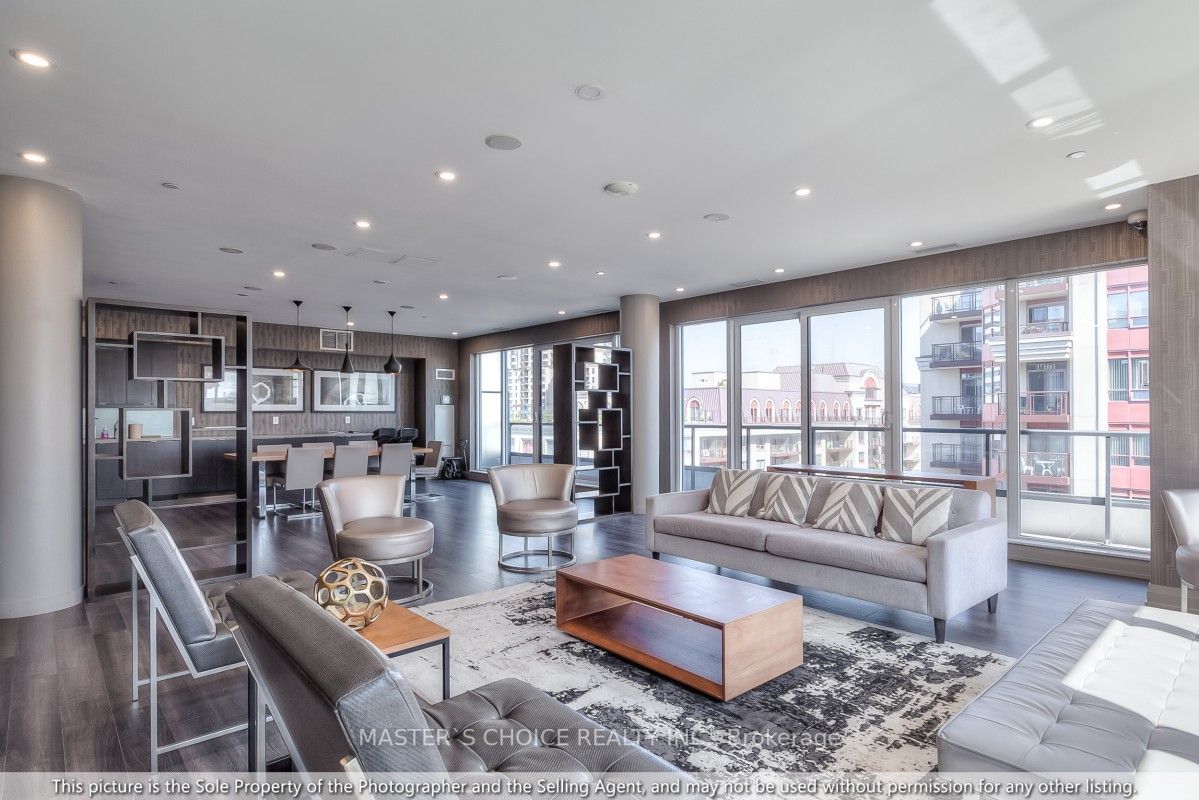 18 Rean Dr, #606