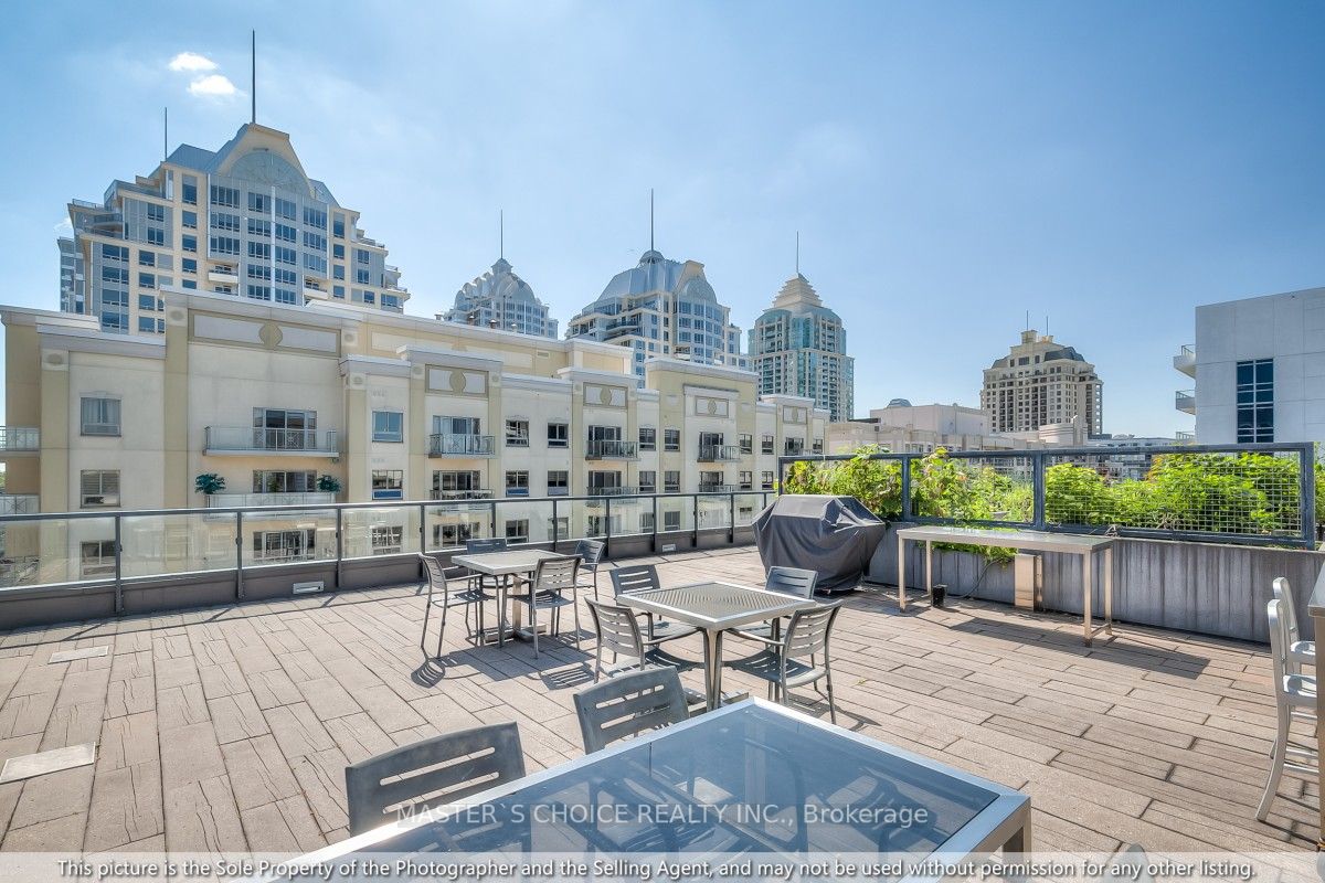 18 Rean Dr, #606