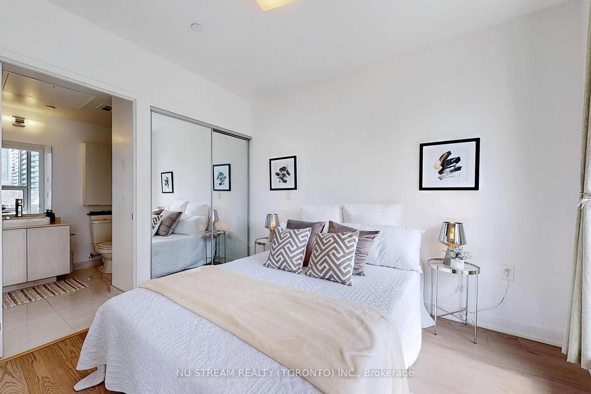 11 Wellesley St W, #605