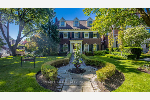 11 Dewbourne Ave, Toronto