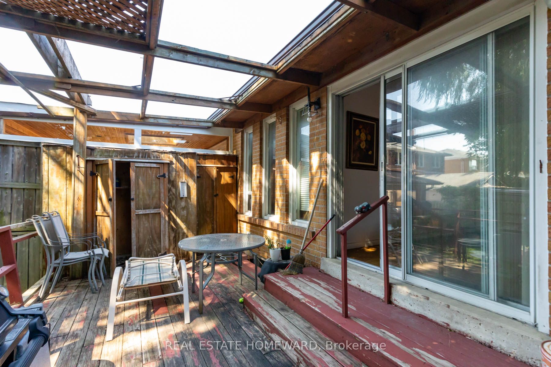 95 Wyndcliff Cres