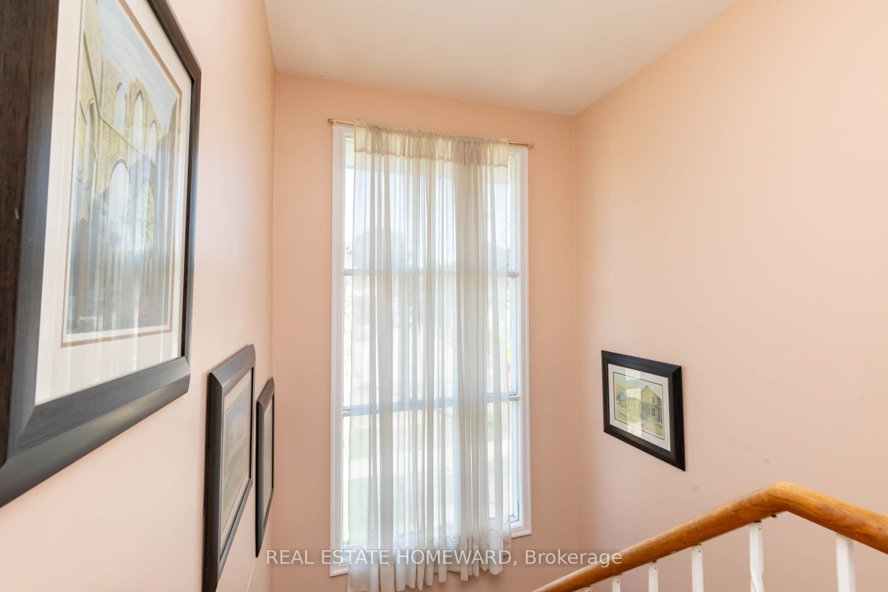 95 Wyndcliff Cres