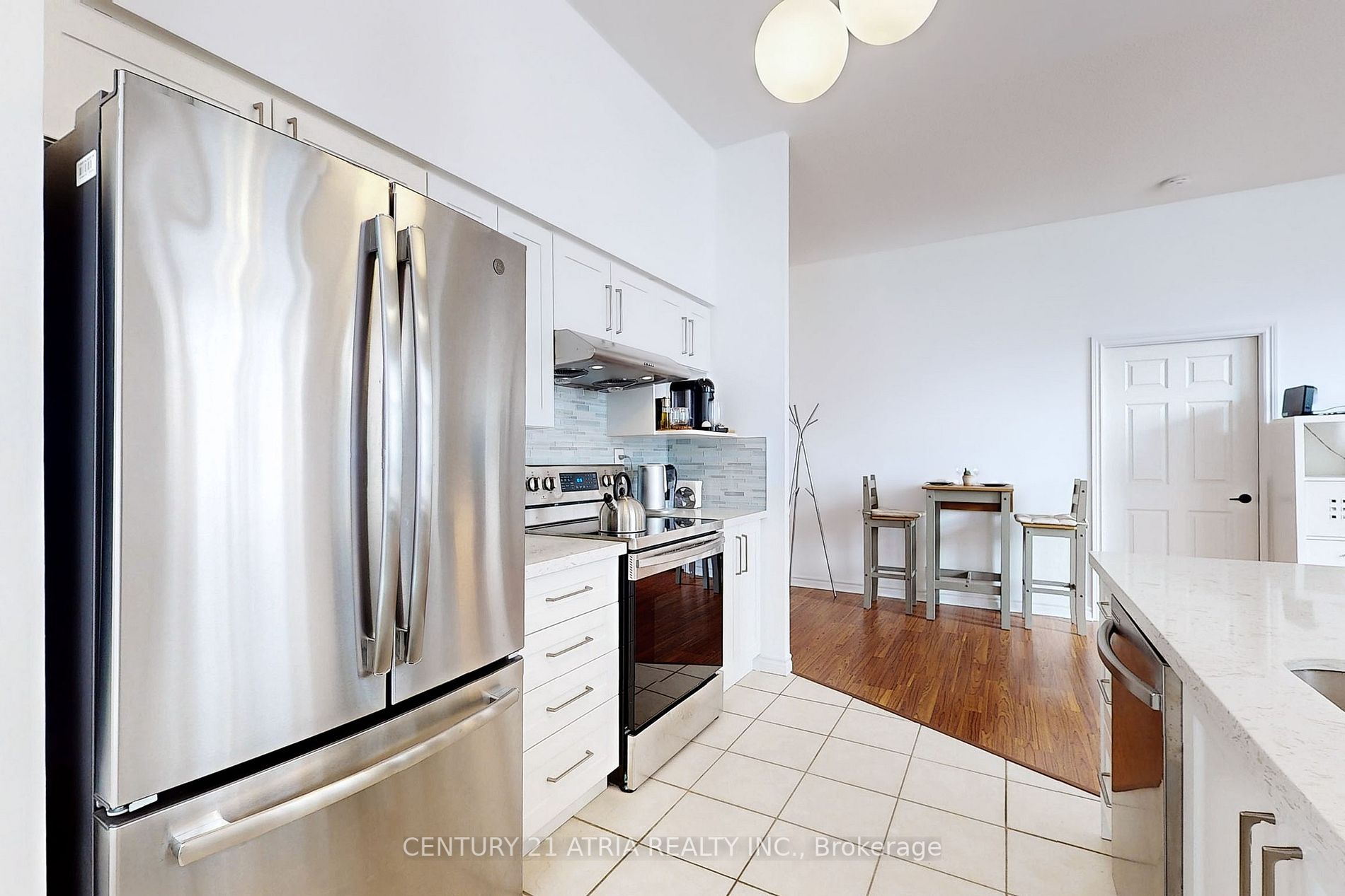 1720 Eglinton Ave E, #105