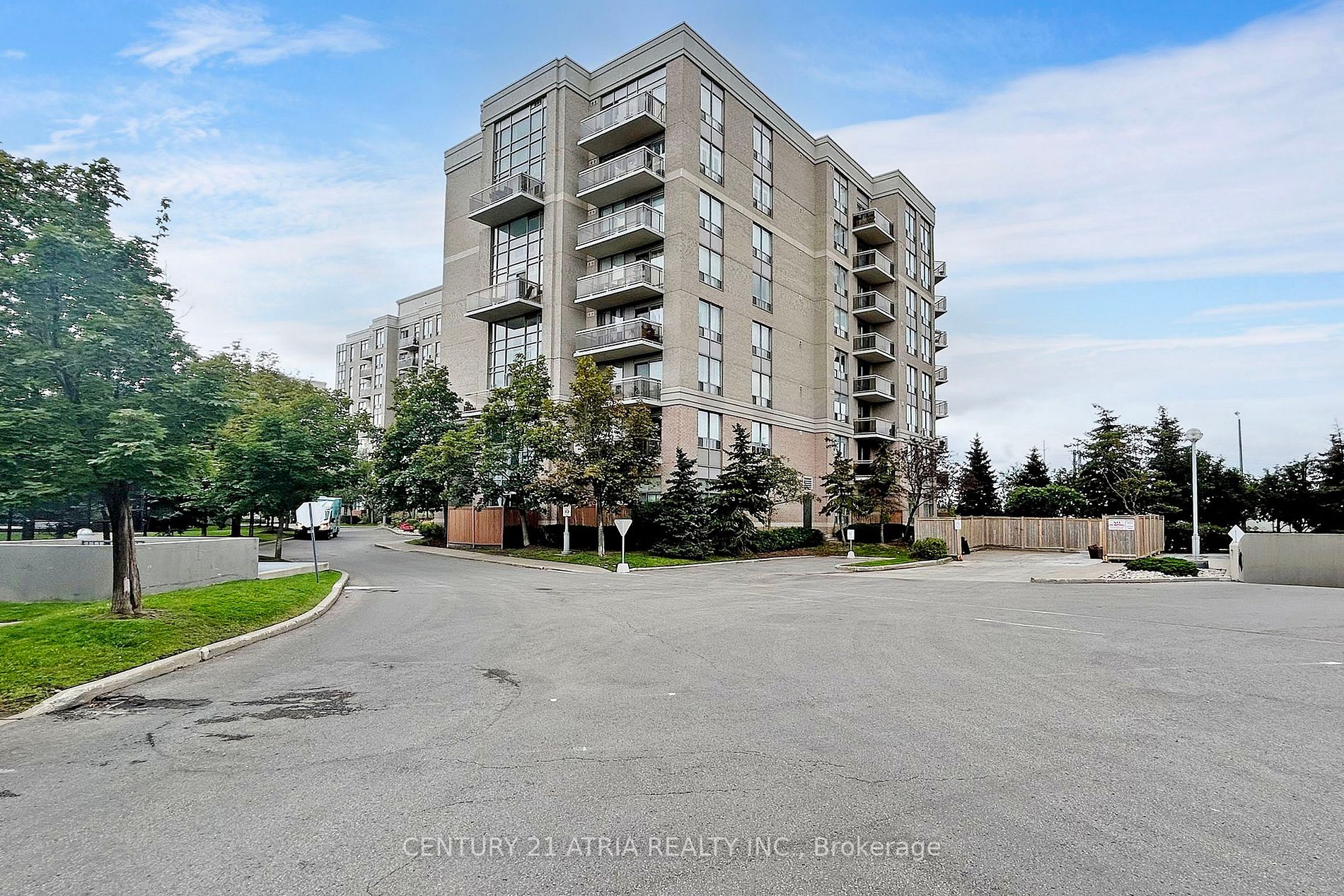 1720 Eglinton Ave E, #105