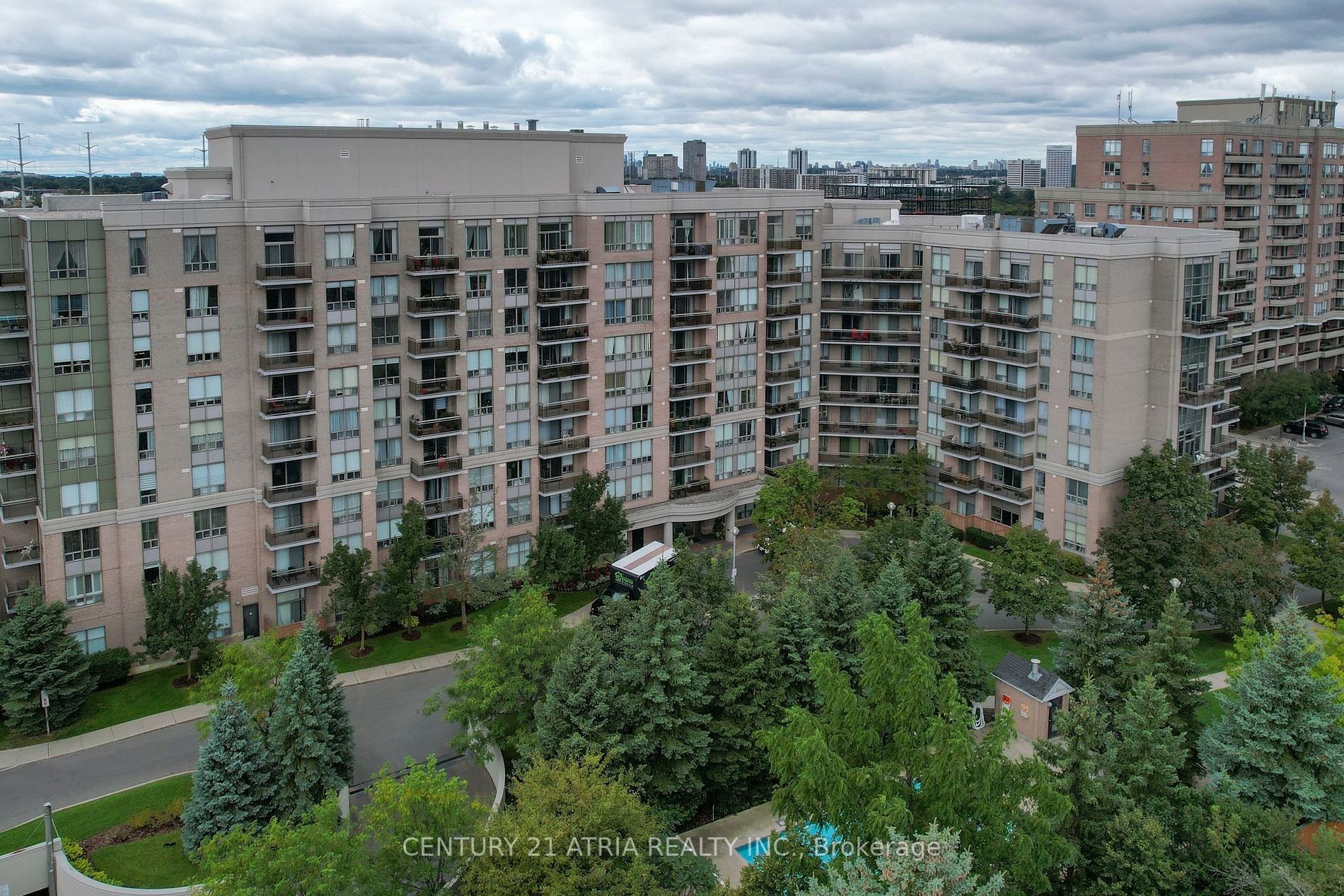 1720 Eglinton Ave E, #105