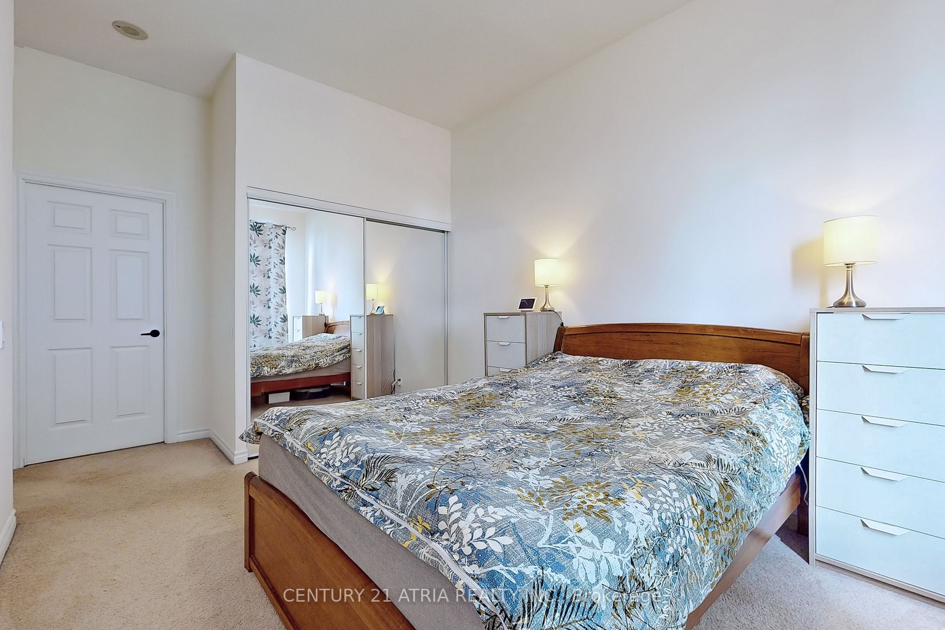 1720 Eglinton Ave E, #105