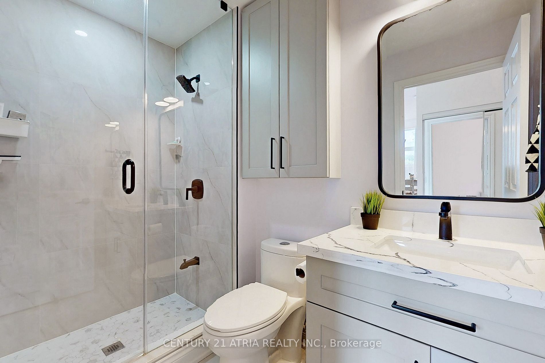 1720 Eglinton Ave E, #105