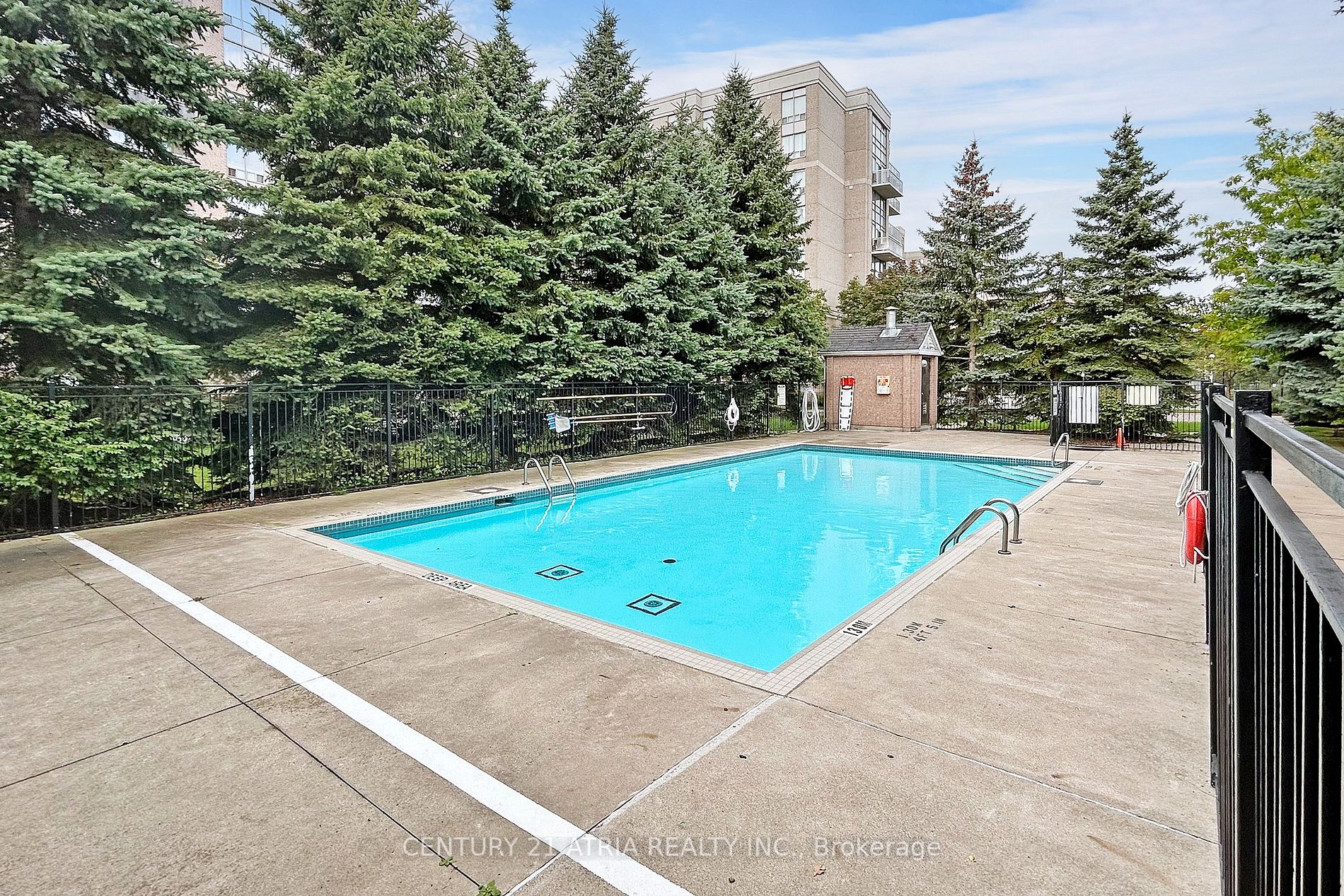 1720 Eglinton Ave E, #105