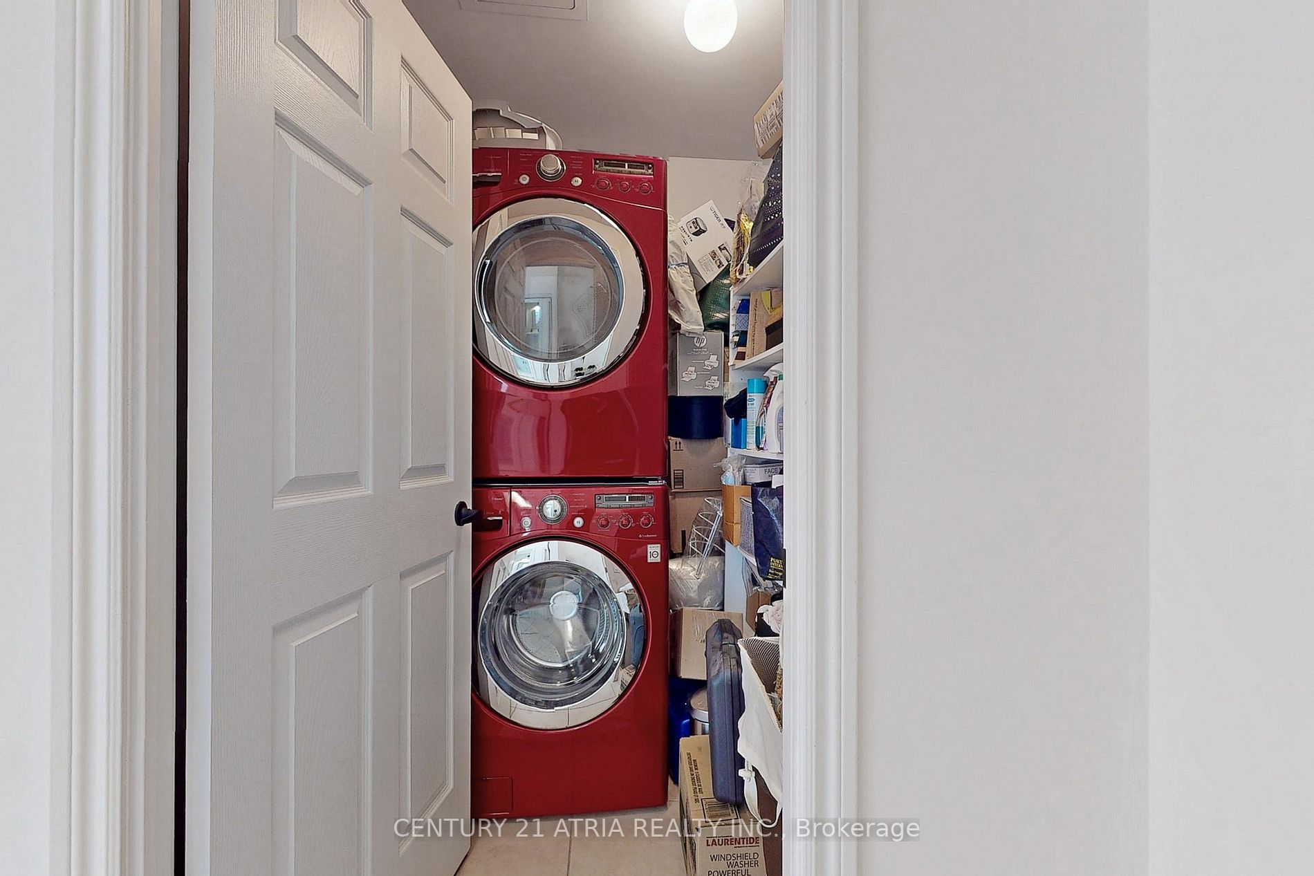 1720 Eglinton Ave E, #105