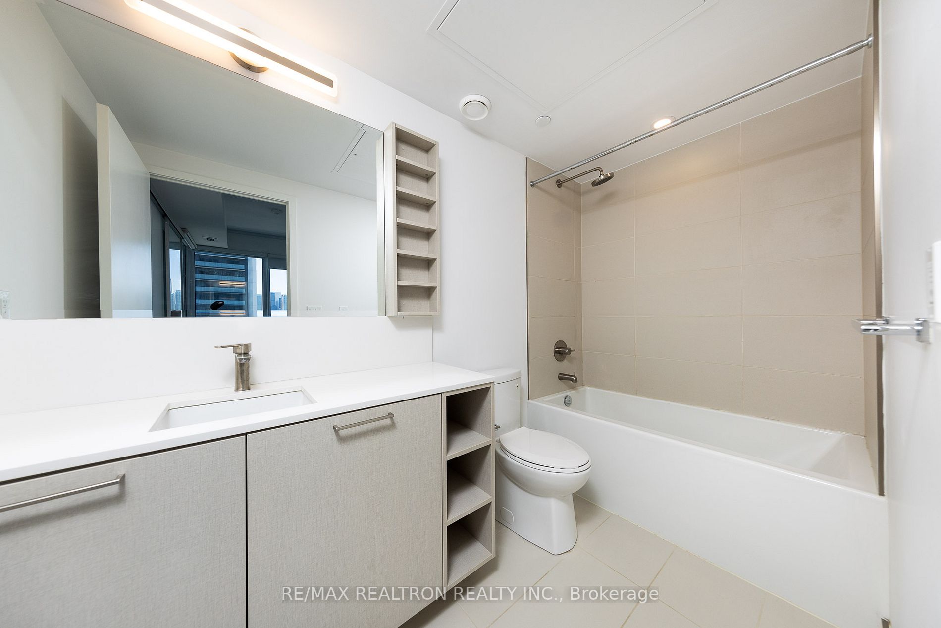 19 Western Battery Rd, #1502