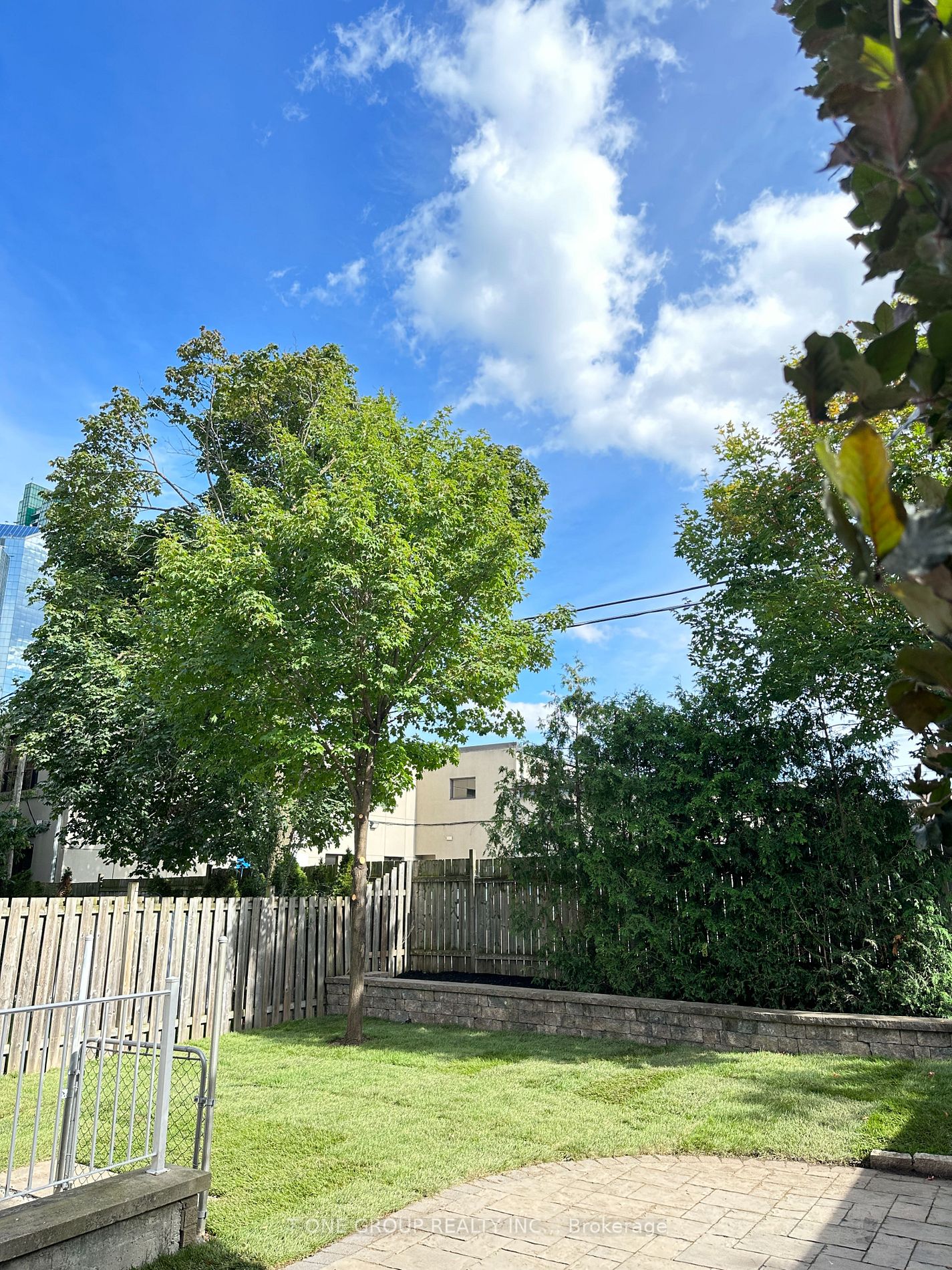 83 Harlandale Ave