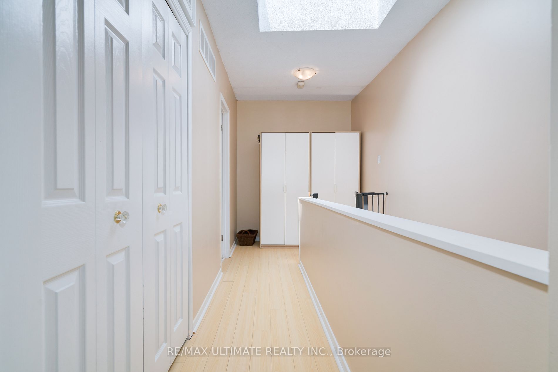 69 Upper Canada Dr, #2
