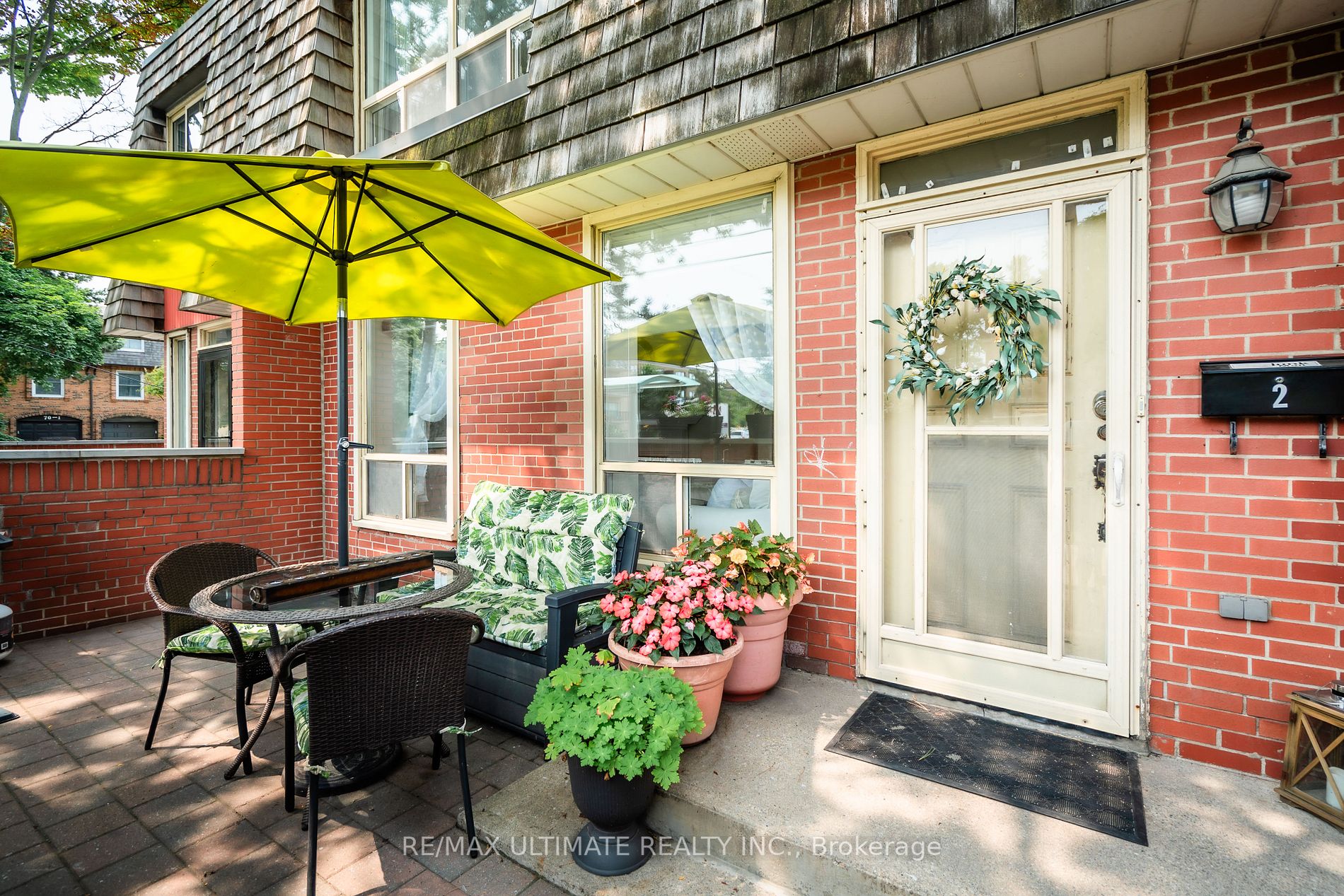 69 Upper Canada Dr, #2