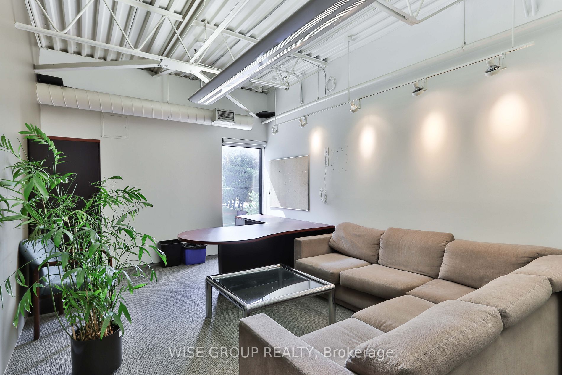 2450 Victoria Park Ave, #100