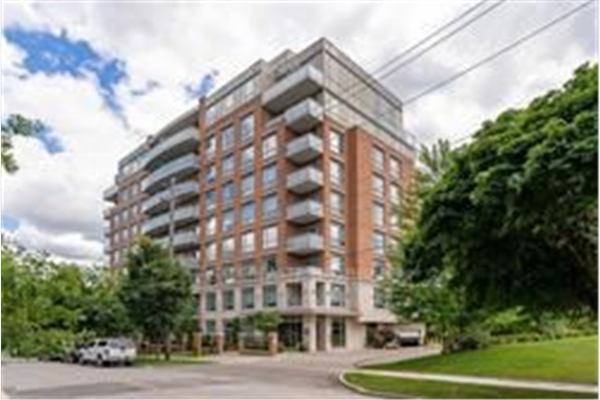 17 Ruddington Dr, Toronto