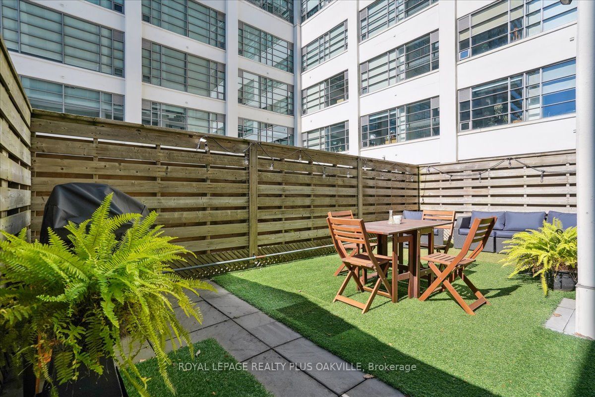 637 Lake Shore Boulevard W, #227
