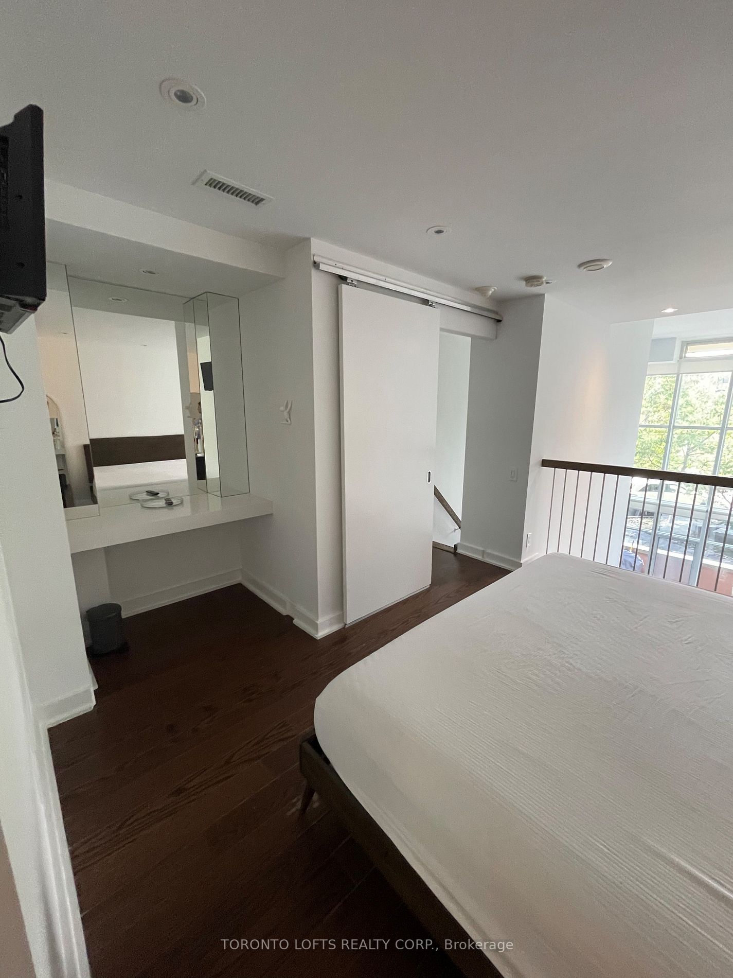 5 Hanna Avenue #108