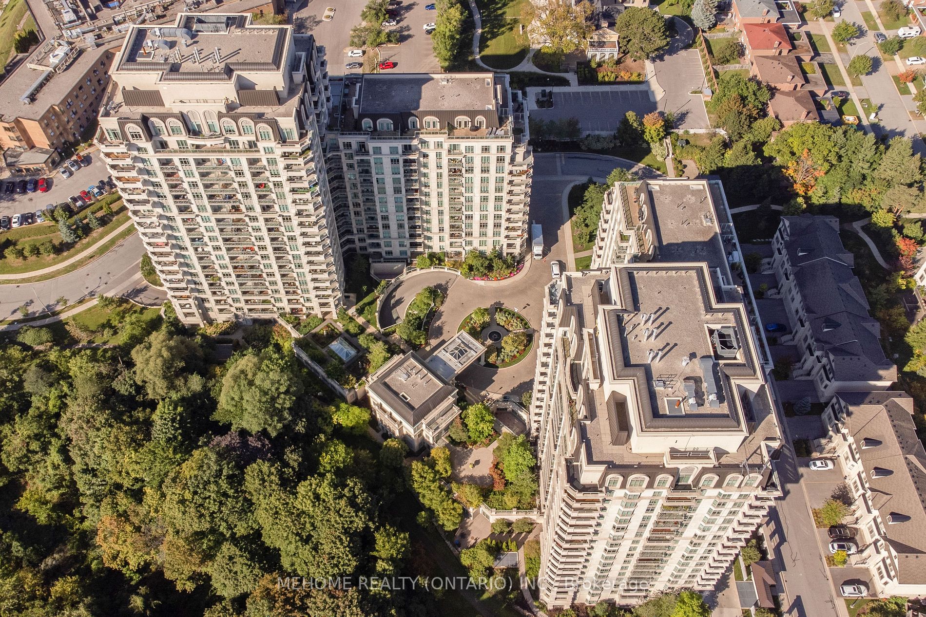 10 Bloorview Pl, #911