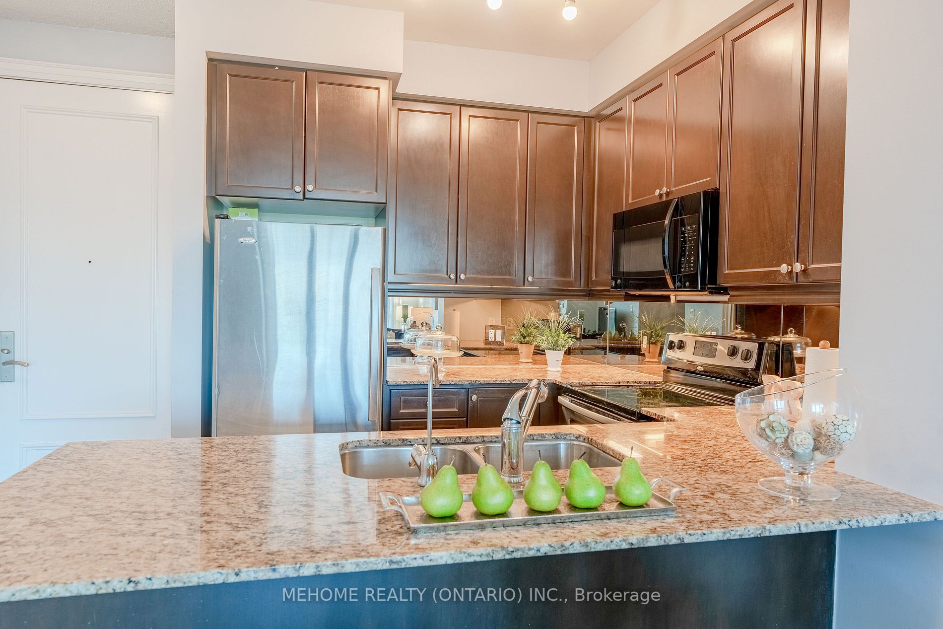 10 Bloorview Pl, #911