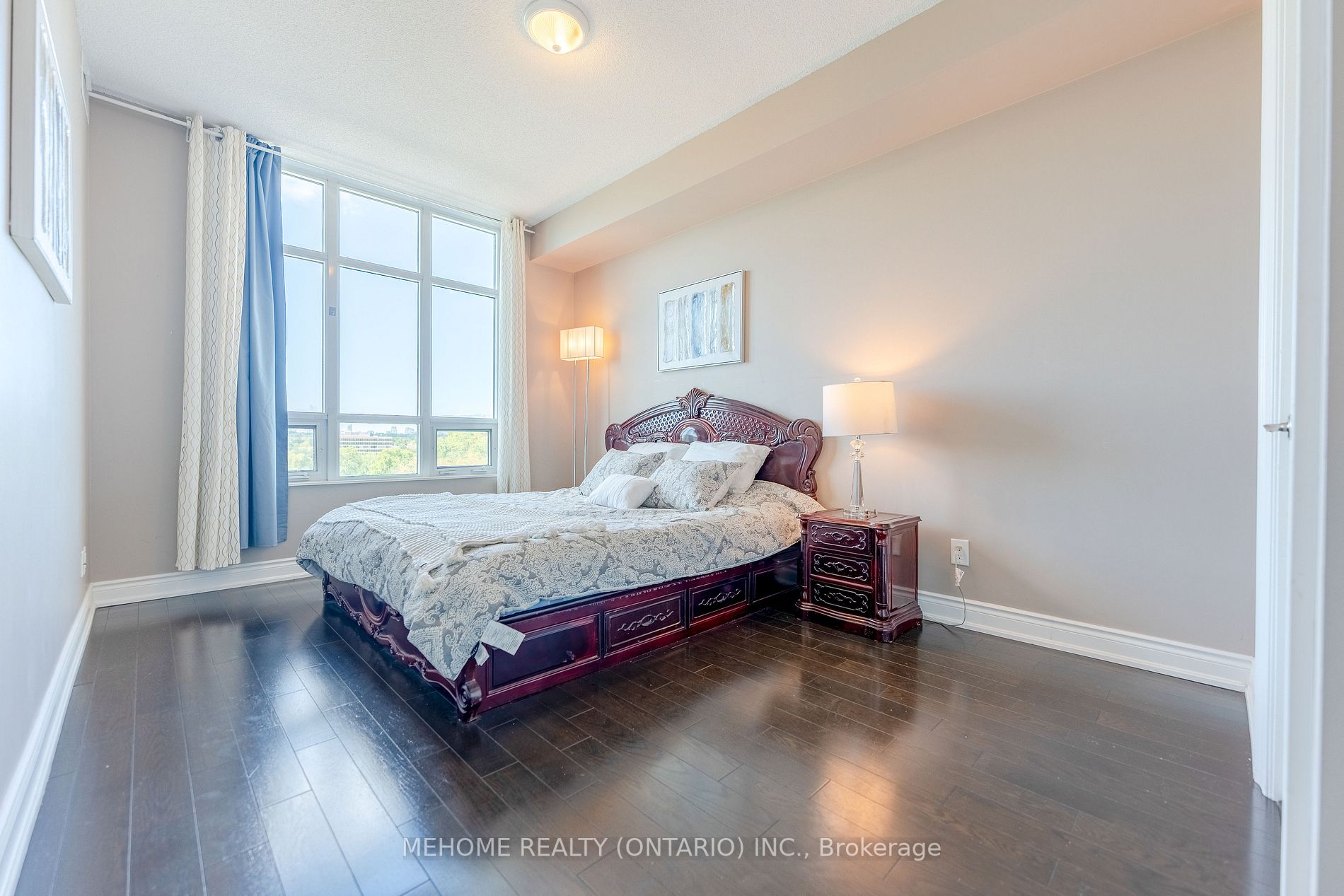 10 Bloorview Pl, #911