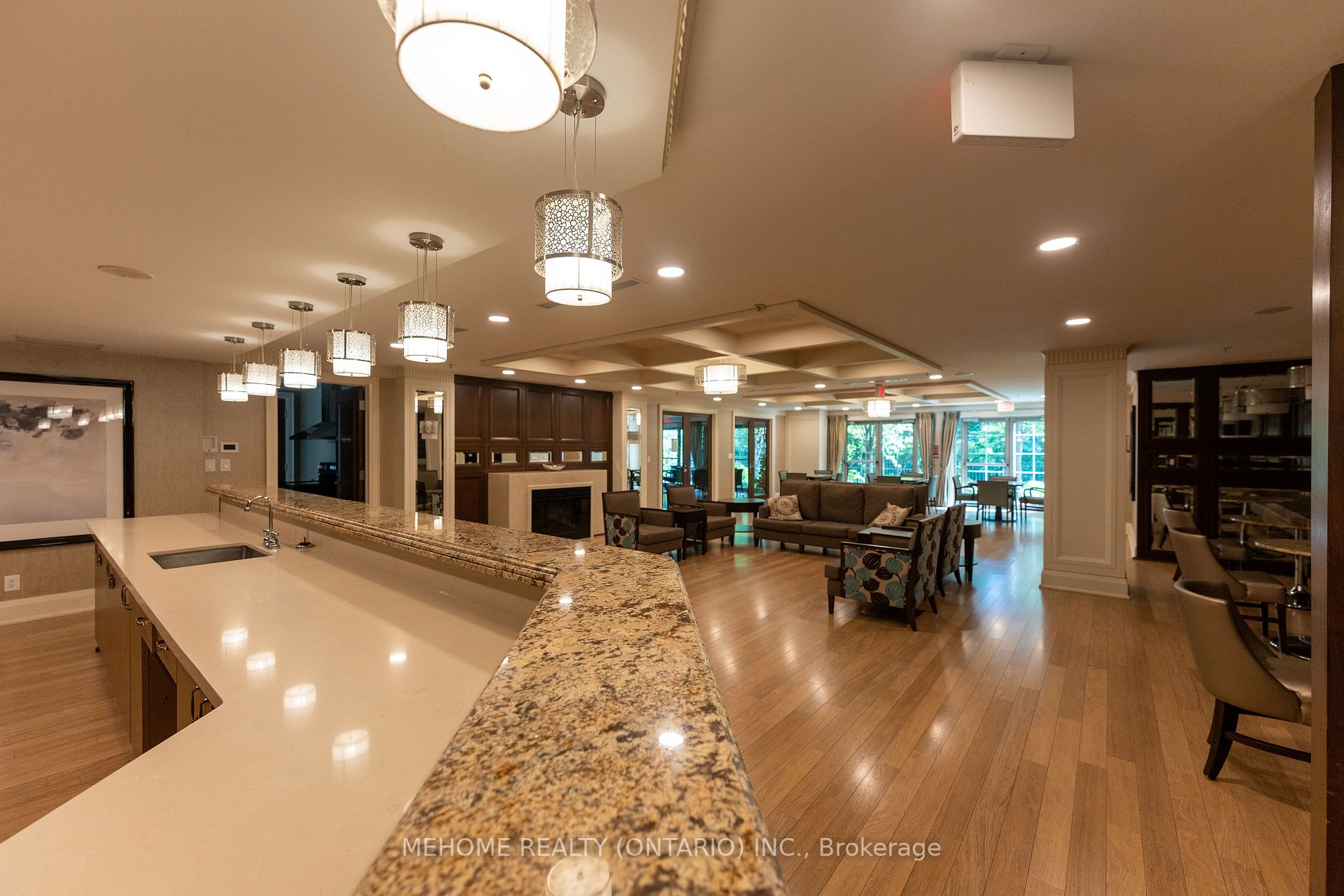 10 Bloorview Pl, #911