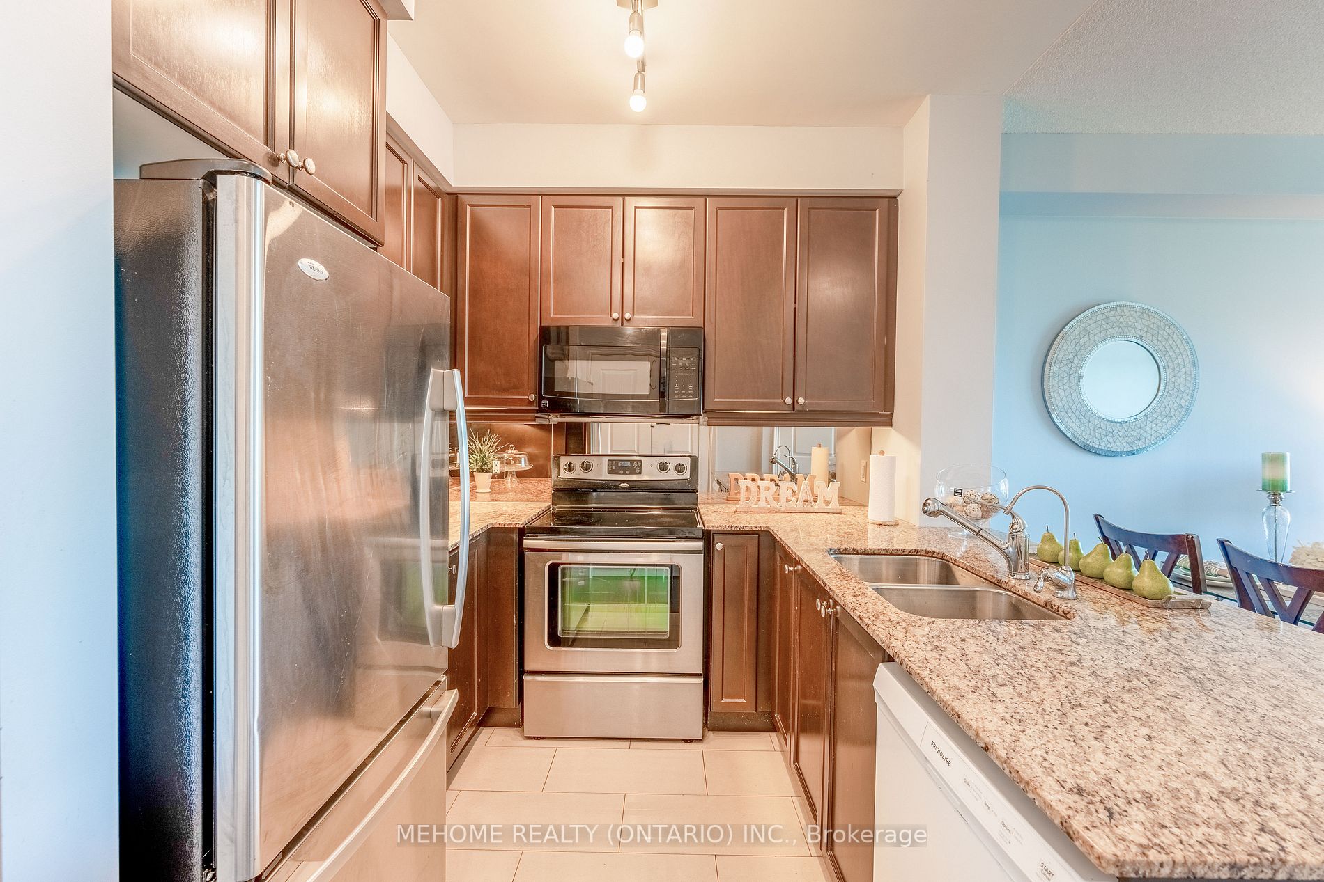 10 Bloorview Pl, #911