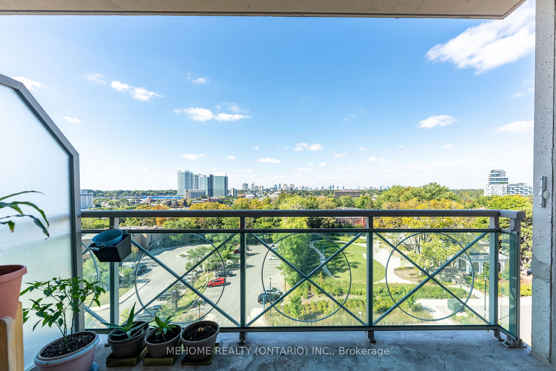 10 Bloorview Pl, #911