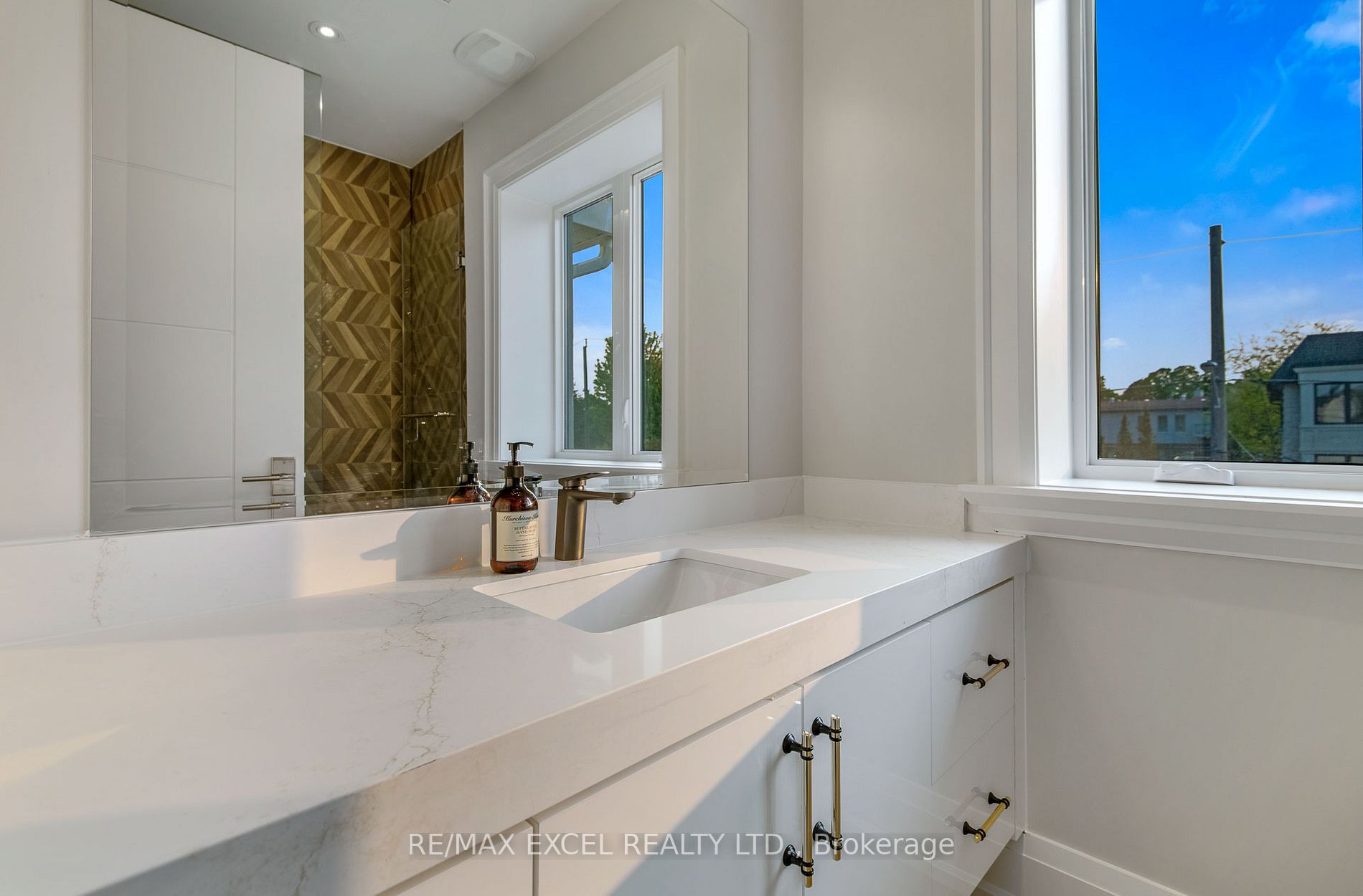 7 Knollview Cres