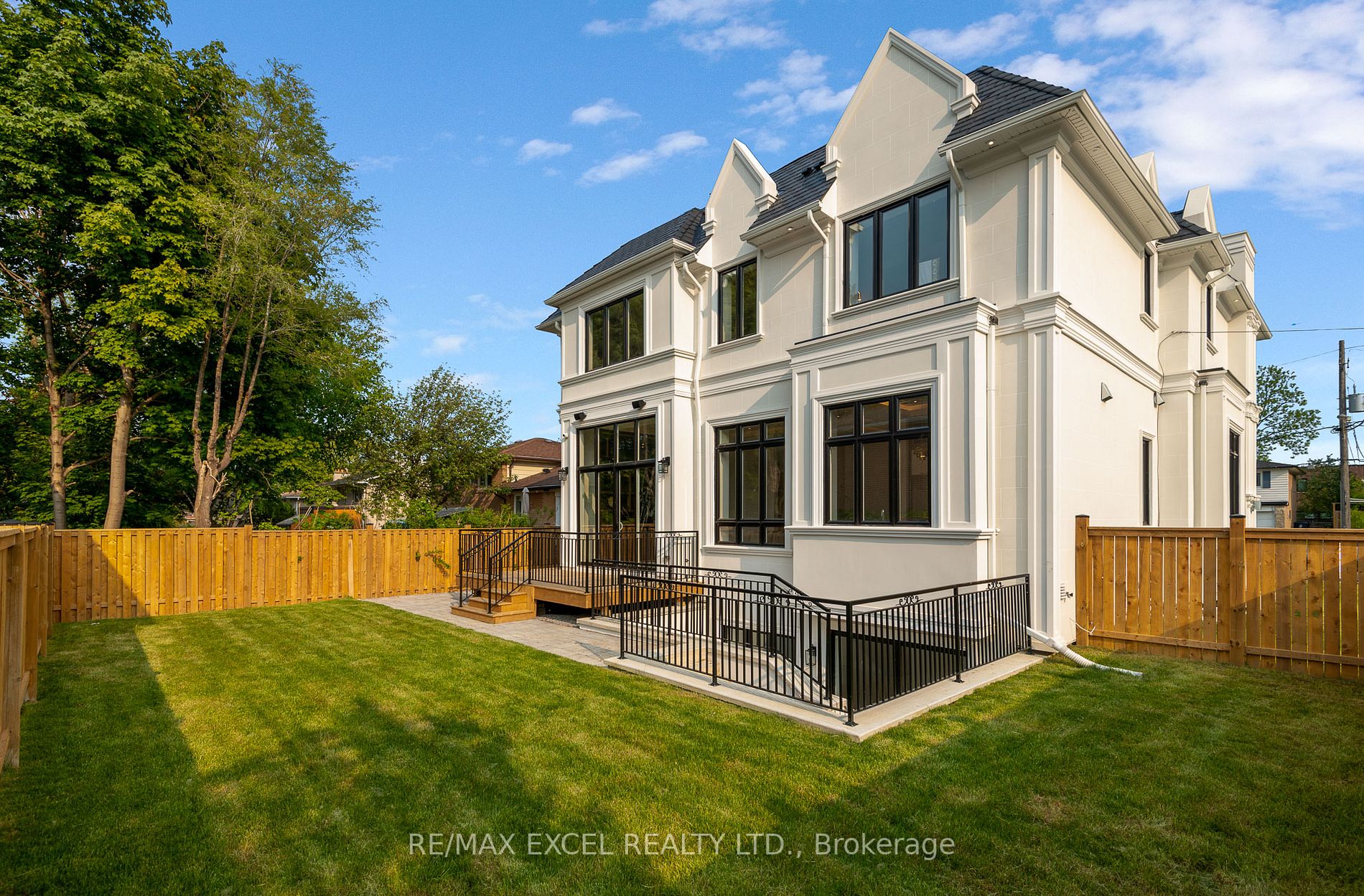 7 Knollview Cres