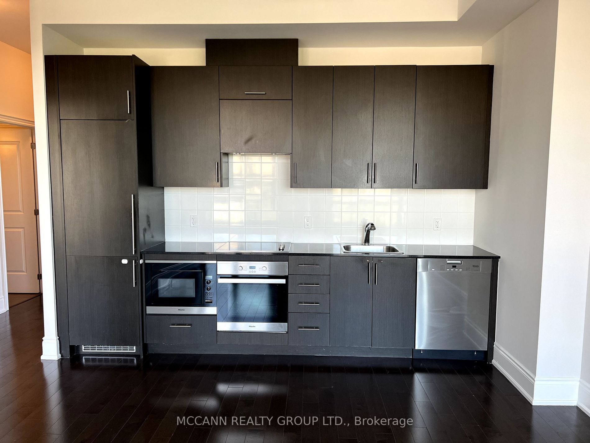 23 Glebe Rd W, #912