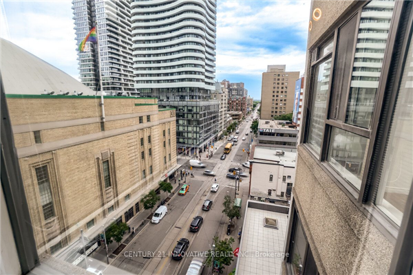 45 Carlton St, Toronto