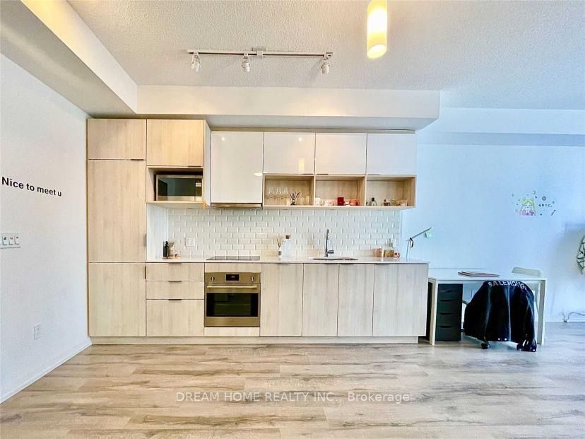 52 Forest Manor Rd, #904