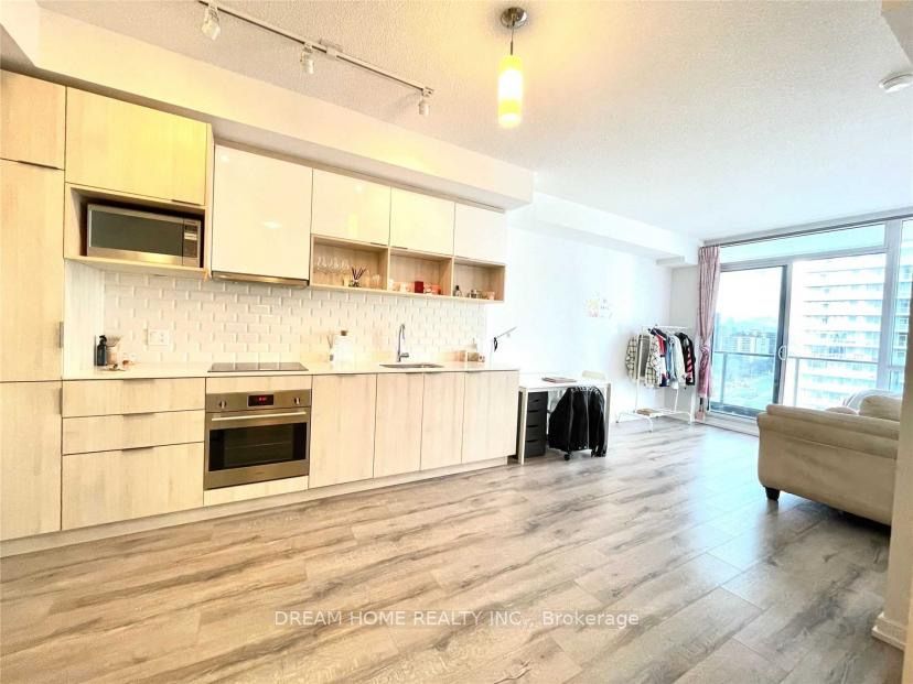 52 Forest Manor Rd, #904