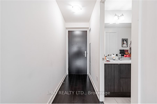 330 Richmond St W, Toronto