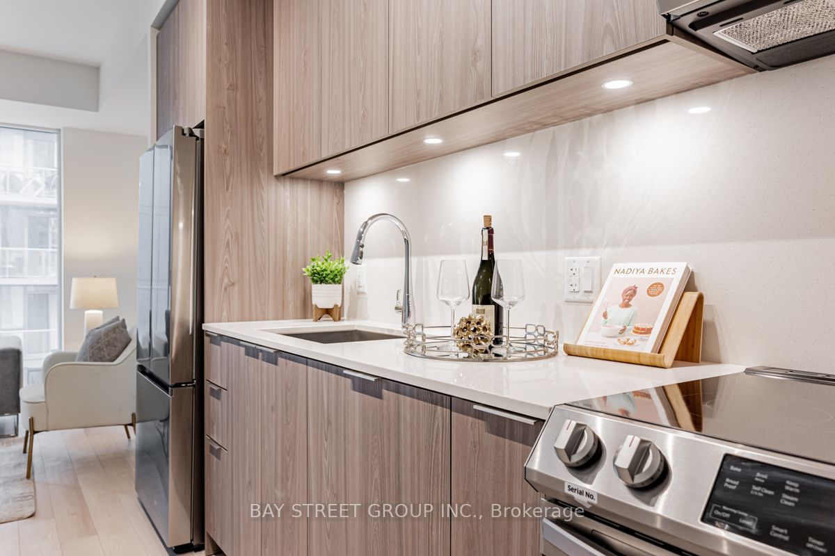 357 King St W, #1409