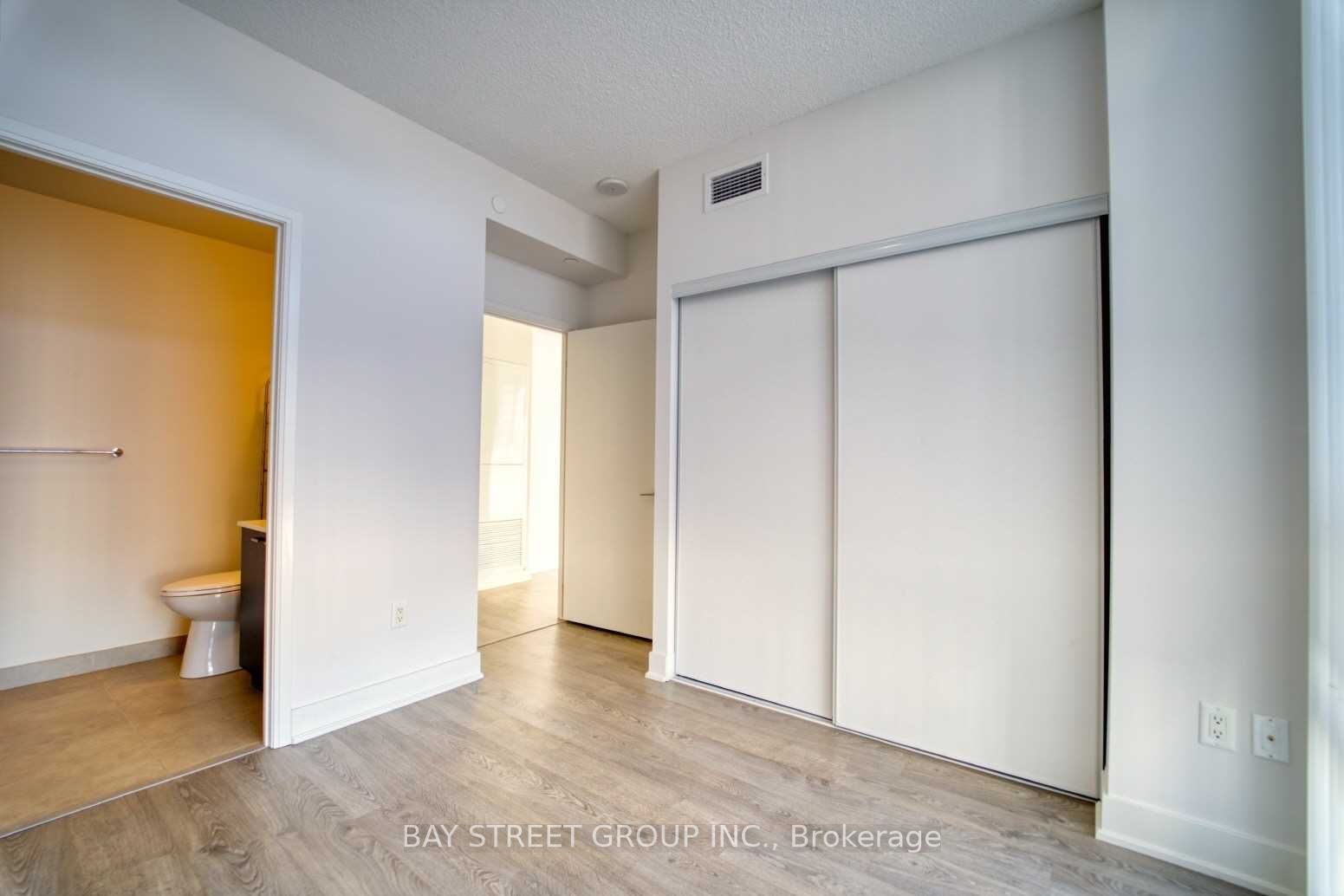 30 Roehampton Ave, #1102
