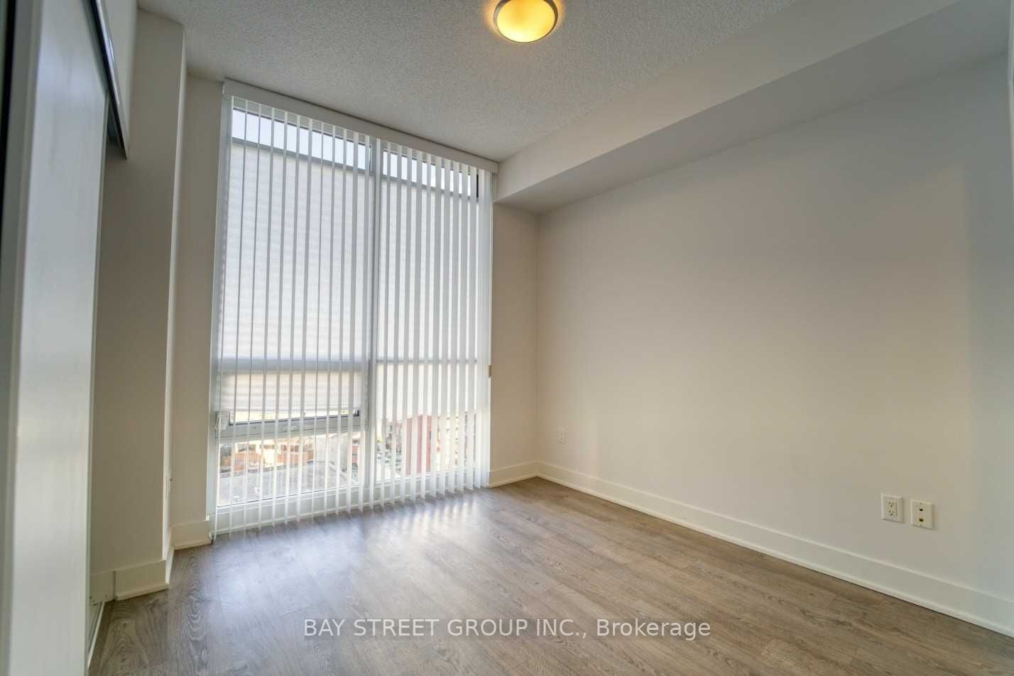 30 Roehampton Ave, #1102