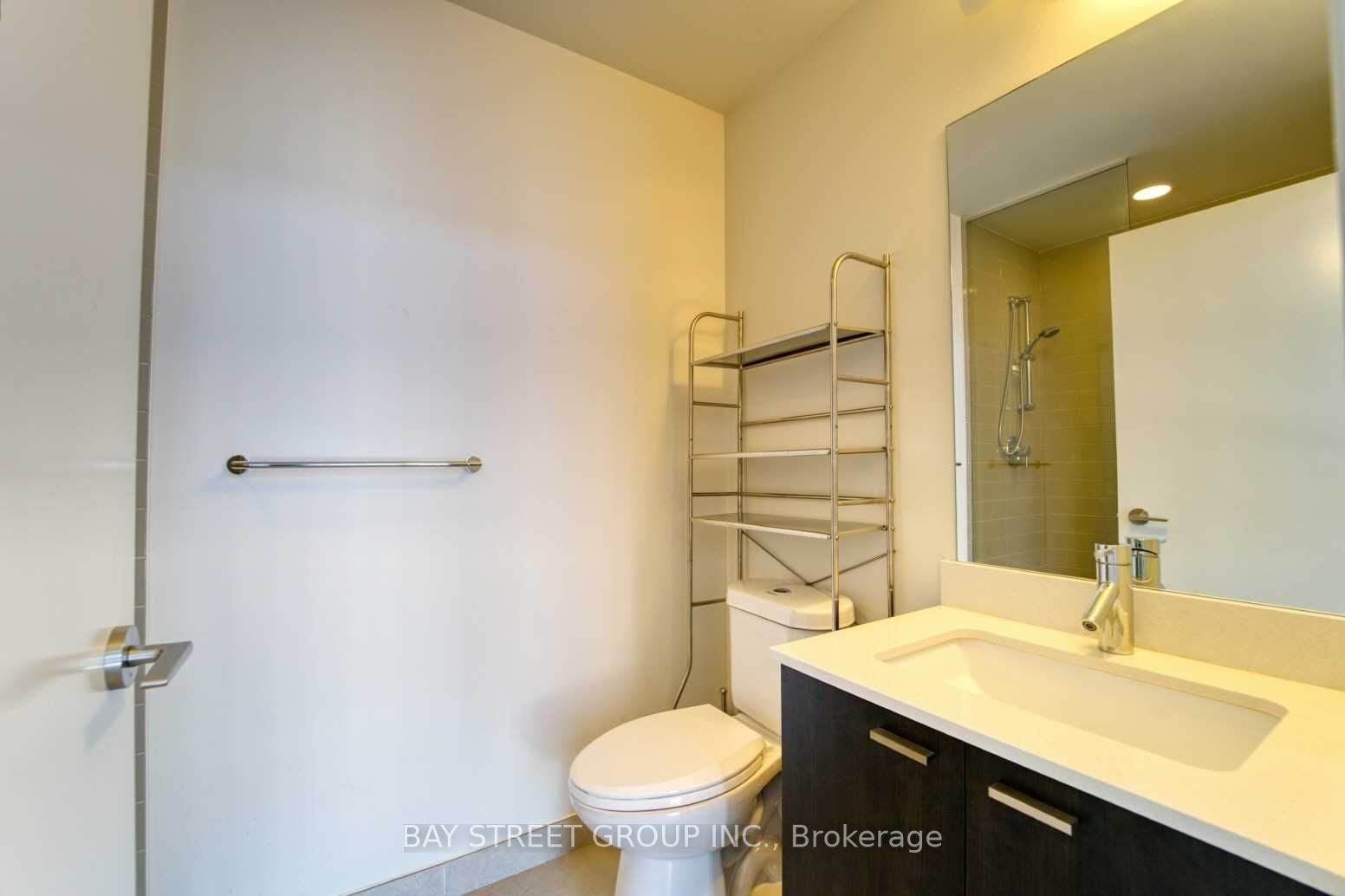 30 Roehampton Ave, #1102